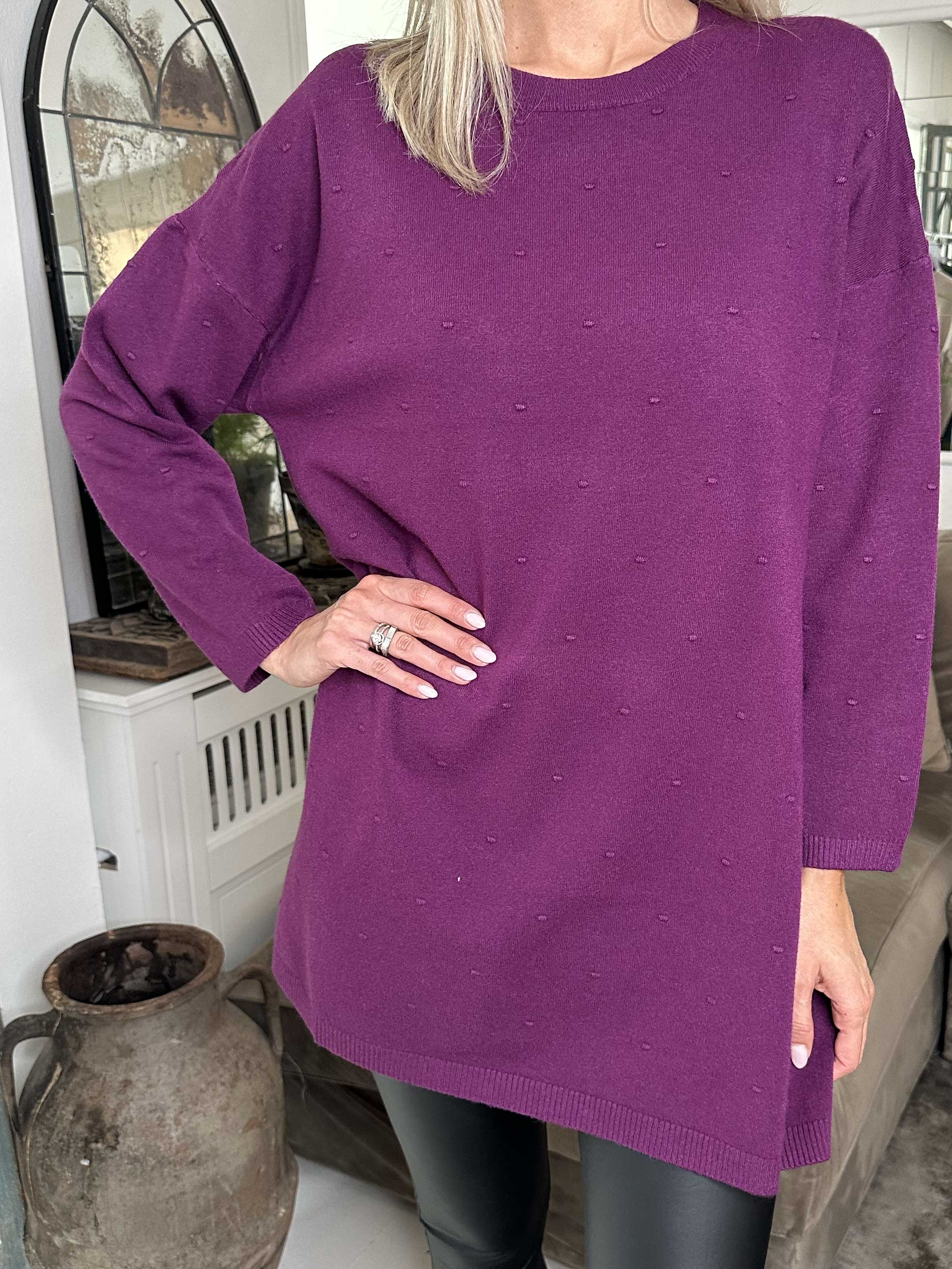 Zina - Strikbluse med prikket detaljer i stoffet